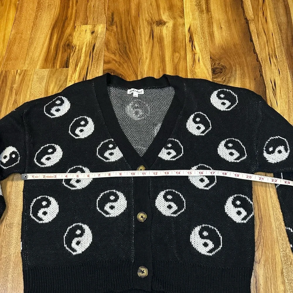 Derek Heart Yin Yang Cardigan Medium Black Cropped Y2K Grunge Knit Sweater